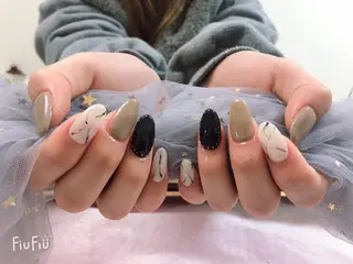 ネイル ネイルサロンエクラ 🫧Shizukaのネイルデザイン