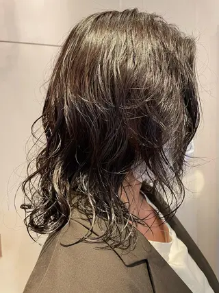 ミディアム パーマ レイヤー／似合わせ TAKUYAのヘアスタイル