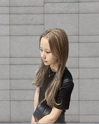 ロング カラー ayano / 透明感・くすみカラーのヘアスタイル