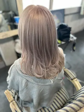 ミディアム カラー Mariana雛/ 西大分/ハイライトのヘアスタイル