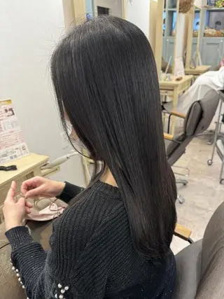セミロング 艶カラー／ レイヤー／栄／あやかのヘアスタイル