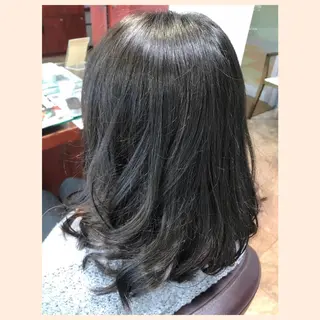 ミディアム 嶋村 望美のヘアスタイル