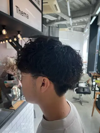 パーマ メンズ ダブルカラー寒色系 ボリューム改善ハヤトのヘアスタイル