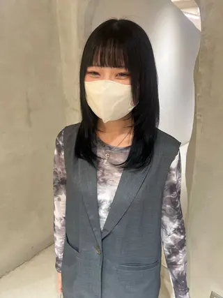 ミディアム カラー effect横浜所属・切りっぱなしボブ/ 艶カラー/綾莉のヘアスタイル