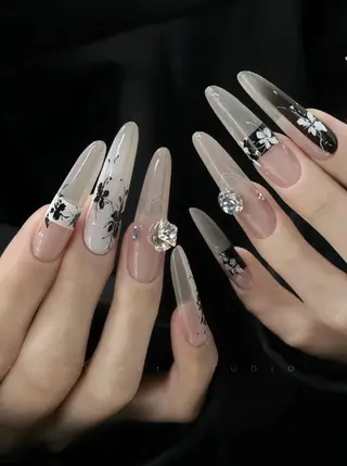 ネイル AB マツエクネイルサロンのネイルデザイン