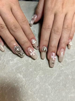 ネイル amunail所属・amunail浦川 歩のネイルデザイン