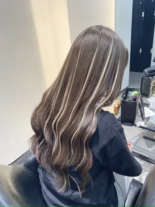 ロング 上村 恵里佳のヘアスタイル