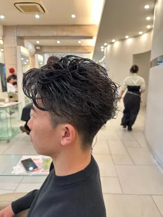 メンズ 渚杜/メンズパーマ/ ハイトーンメッシュのヘアスタイル