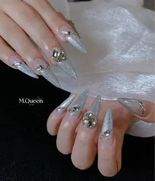 ネイル MQueen ネイルサロンマルのネイルデザイン