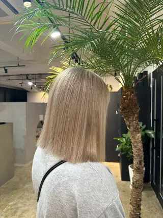 ミディアム 足立 采弥のヘアスタイル