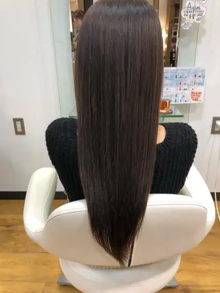 ロング カラー 根岸 真奈美のヘアスタイル