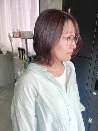 ミディアム カラー 伊藤 由妃乃のヘアスタイル