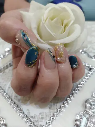 ネイル エステとネイル ローズコンフォートのネイルデザイン