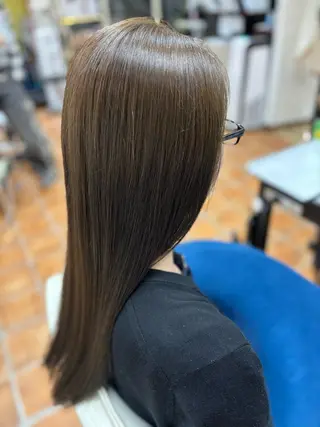 ロング カラー 岡崎 美紀のヘアスタイル