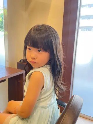 セミロング 桑田 新菜のヘアスタイル