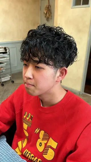 パーマ メンズ アオバ / ハイトーンカラーのヘアスタイル