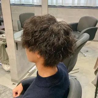 メンズ _WHITE所属・ダウンパーマ 曲がる縮毛矯正のヘアスタイル