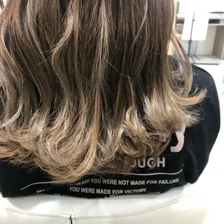 セミロング カラー 松佐 ゆかりのヘアスタイル
