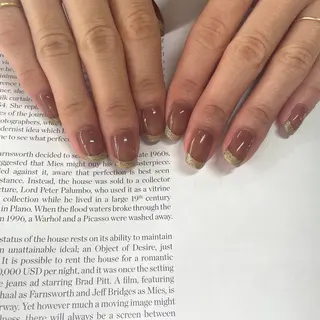 ネイル anyora nail salon所属・大人ワンホン キラキラ／Ayanoのネイルデザイン