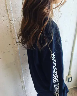 ミディアム カラー Fuuu《フゥ》所属・シノザキ シンゴのヘアスタイル