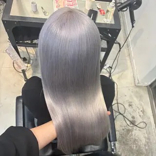 ミディアム カラー ハイトーン×デザイン 🪽🫧HIKARIのヘアスタイル