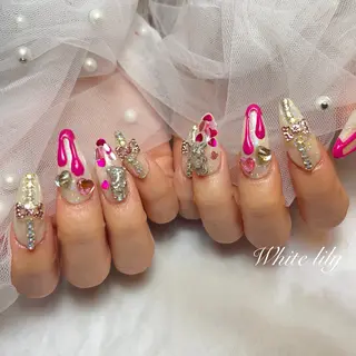 ネイル White lily所属・牧田 雅世のネイルデザイン