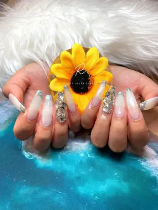 ネイル R MIIのネイルデザイン