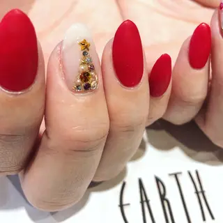 ネイル EARTH上尾店所属・藤倉 千恵美のネイルデザイン