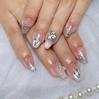 ネイル Queenie 🦋のネイルデザイン