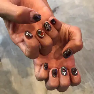 ネイル キラキラ オメメのネイルデザイン