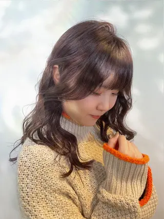 セミロング 井上 亜海のヘアスタイル