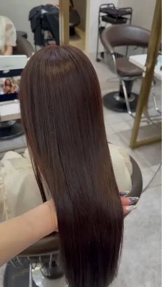 ロング Nanami / ベージュ/グレージュのヘアスタイル