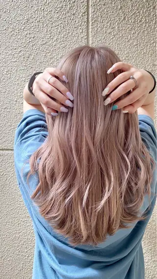 セミロング カラー インク 美容院のヘアスタイル