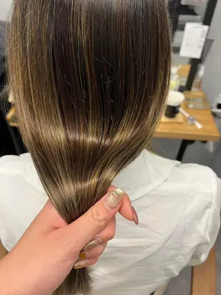 ロング N° aria 三軒茶屋のヘアスタイル