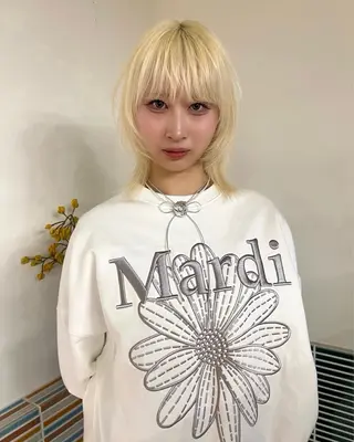 ショート 💛艶感ハイトーン/ ブリーチ縮毛💛のヘアスタイル