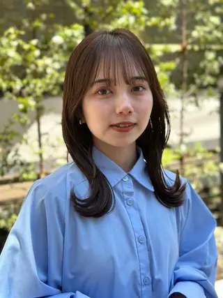 ミディアム yelm所属・🫒オリーブカラー ミディアムレイヤー✨のヘアスタイル