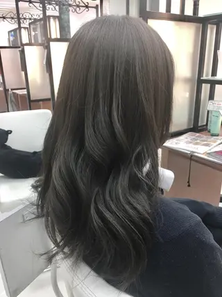 カラー N° jillva ♦️川端裕司♦️のヘアスタイル
