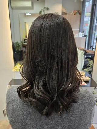 セミロング パーマ stoke TOKYO所属・野村 果音(カノン)のヘアスタイル