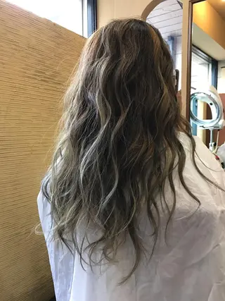 ロング カラー 仲矢 あゆ美のヘアスタイル