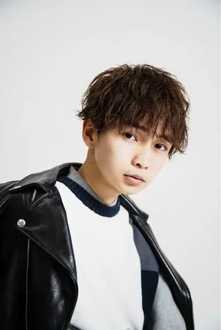 ミディアム カラー パーマ メンズ 🔥メンズ🔥かっこ いいが正義！代表柿崎のヘアスタイル