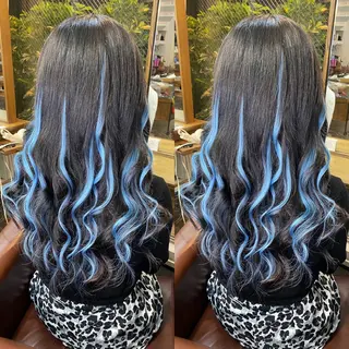 ロング カラー モモカ/ハイトーン /バレイヤージュのヘアスタイル