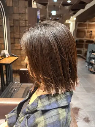 ミディアム 齊藤政太 顔周り カット 透明感カラーのヘアスタイル