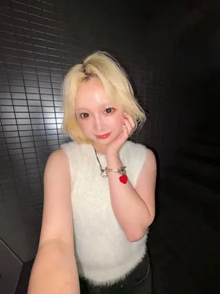 ミディアム カラー 透明感カラー✨🩵 韓国ヘアkanatoのヘアスタイル