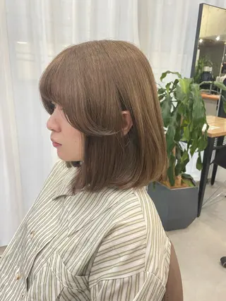 ミディアム 横山 奈央のヘアスタイル