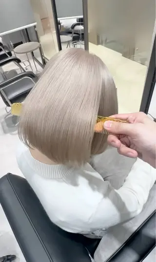ショート NVEMO.【ベモ】所属・ミルクティーベージュ /まりん🥣のヘアスタイル