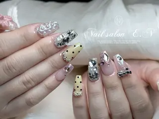 ネイル E.N🦋 長さ出し/持ち込みのネイルデザイン