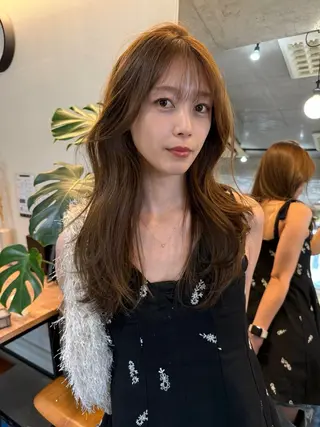 セミロング レイヤーカット\ウル フ　chinatsuのヘアスタイル