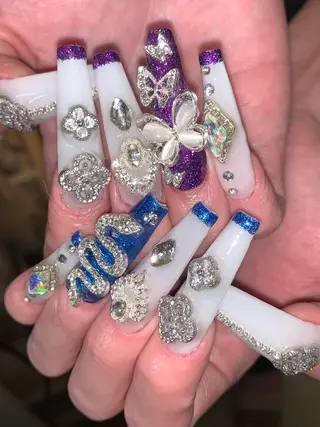 ネイル NES NAIL所属・さゆり￤推しキャラ ￤ロングネイル🩷のネイルデザイン