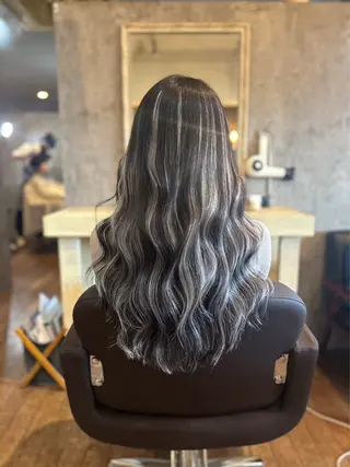 ロング Navy （ネイビー）のヘアスタイル