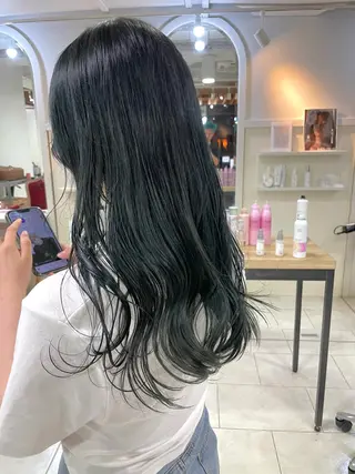 ロング カラー QUEEN'S GARDEN by k-two shinsaibashi所属・k-two心斎橋 ヨシダヒロトのヘアスタイル